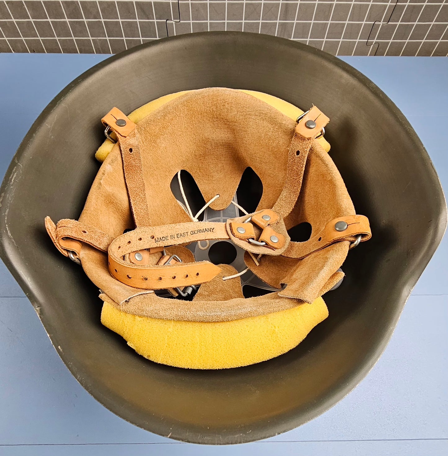 EAST GERMANY MILITARY HELMET